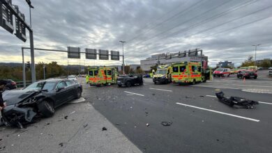 Schwerer Unfall auf der Waro-Kreuzung in Volketswil ZH