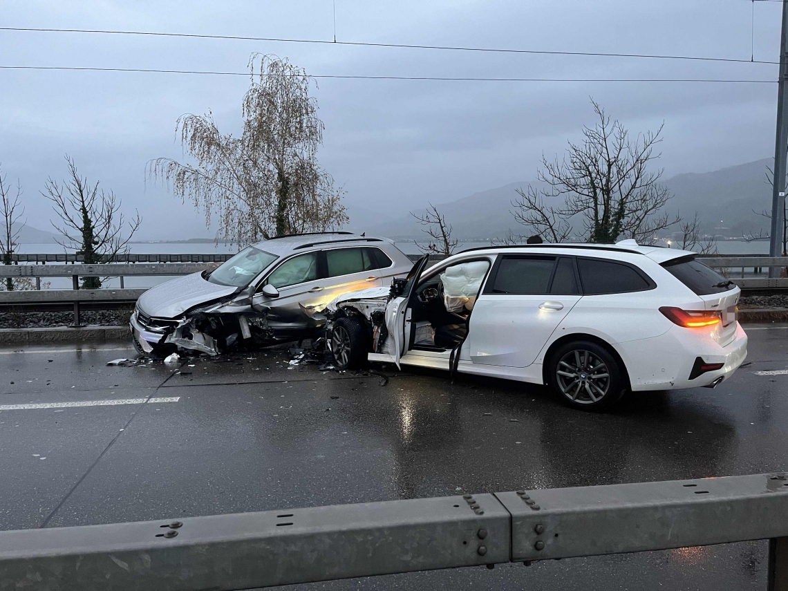 Verkehrsunfall auf dem Seedamm - Keine Verletzten, aber hoher Sachschaden Verkehrsunfall auf dem Seedamm ohne Verletzte