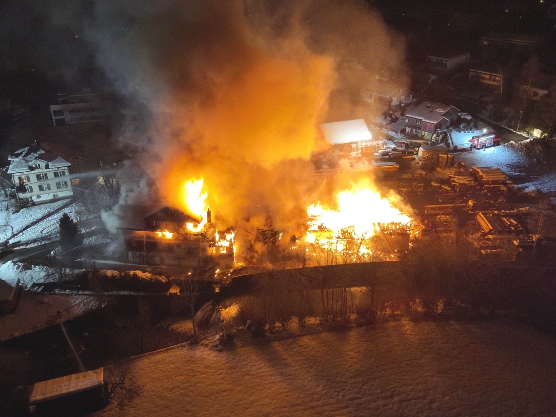 Großbrand in St. Gallen: Sägerei und Wohnhaus zerstört. 