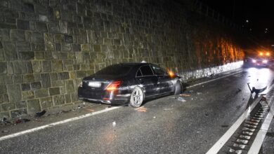 Mittelschwere Verletzungen bei Taxiunfall in Domat/Ems GR