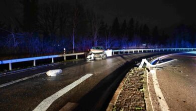 St.Gallen: Alkoholbedingter Unfall an Autobahneinfahrt mit Kandelaber-Kollision