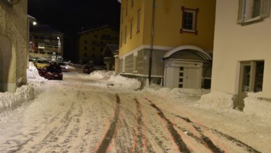 Schneeglätte in San Bernardino GR führt zu schwerem Schleuderunfall