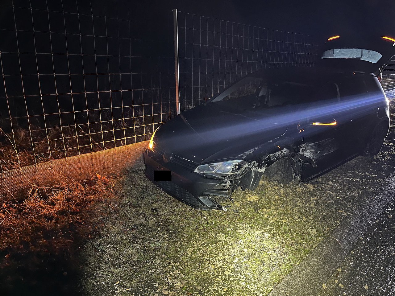 Füllinsdorf BL: Selbstunfall auf A22 ohne Verletzte. Füllinsdorf BL: Selbstunfall auf A22 ohne Verletzte.