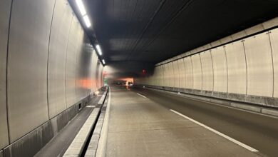 Seelisbergtunnel NW: Fahrzeugbrand führt zu Totalschaden