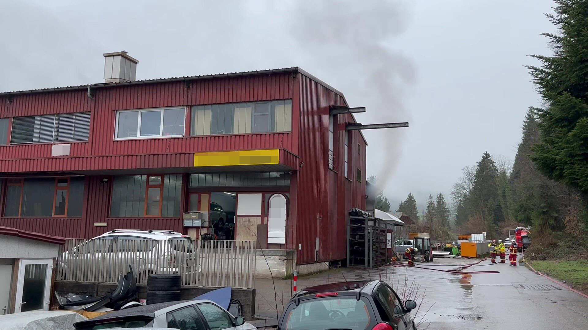 Erfolgreiche Brandbekämpfung in Industriegebäude in Altendorf SZ Erfolgreiche Brandbekämpfung in Industriegebäude in Altendorf SZ