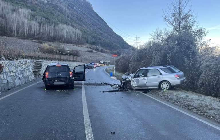 Grône VS: Tödlicher Verkehrsunfall auf der Route de Poutafontâna Grône VS: Tödlicher Verkehrsunfall auf der Route de Poutafontâna