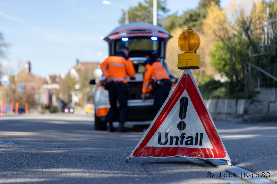 17-Jähriger Motorradfahrer nach Unfall auf der Wattwilerstrasse SG leicht verletzt 17-Jähriger Motorradfahrer nach Unfall auf der Wattwilerstrasse SG leicht verletzt