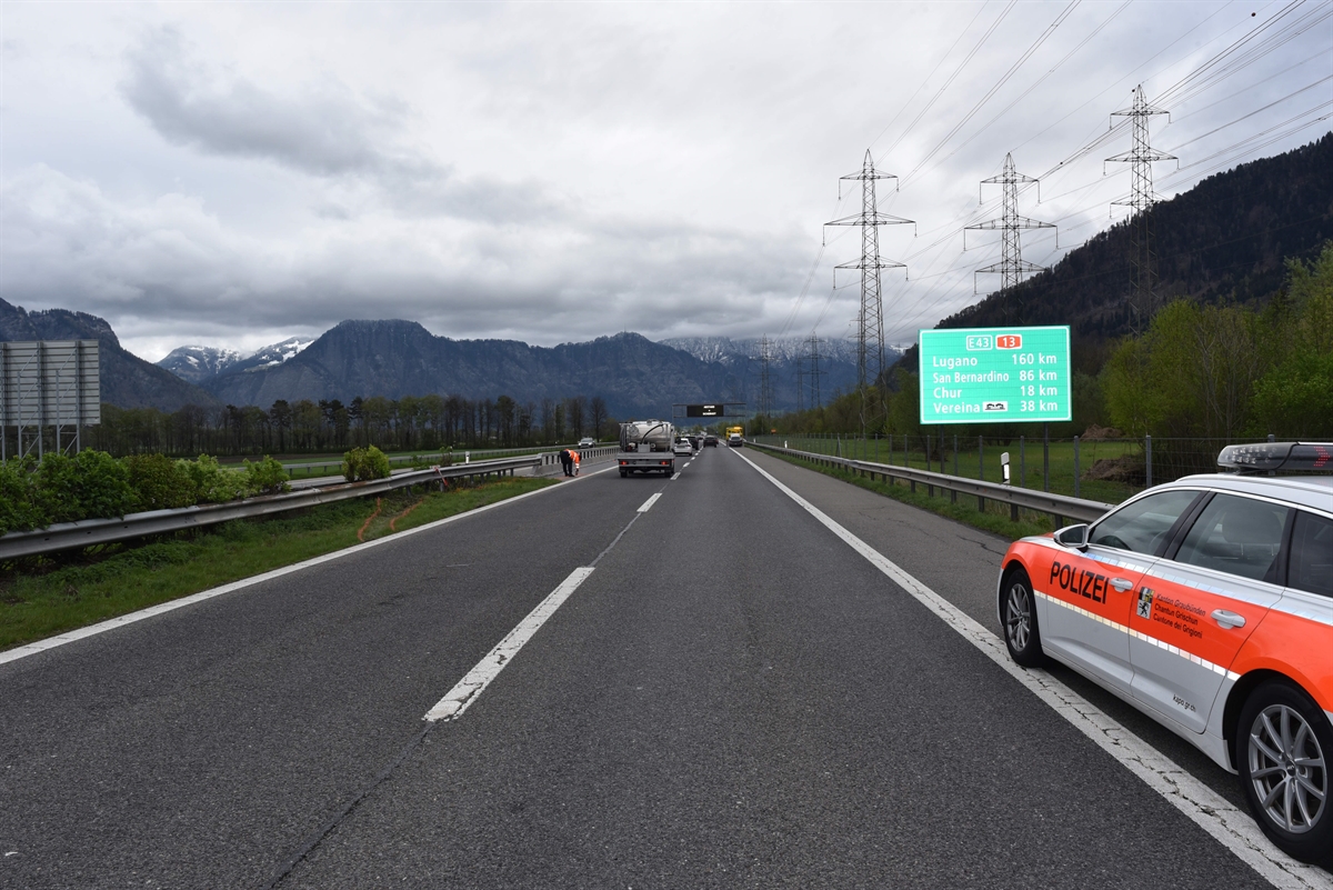 Verkehrsunfall in Maienfeld auf der A13 führt zu Verletzungen und Zeugenaufruf Verkehrsunfall in Maienfeld auf der A13 führt zu Verletzungen und Zeugenaufruf