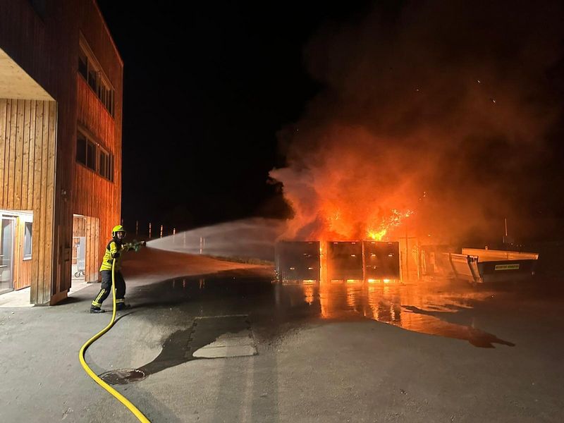 Walzenhausen AR: Brand in Elektrosammelstelle verursacht Sachschaden Walzenhausen AR: Brand in Elektrosammelstelle verursacht Sachschaden