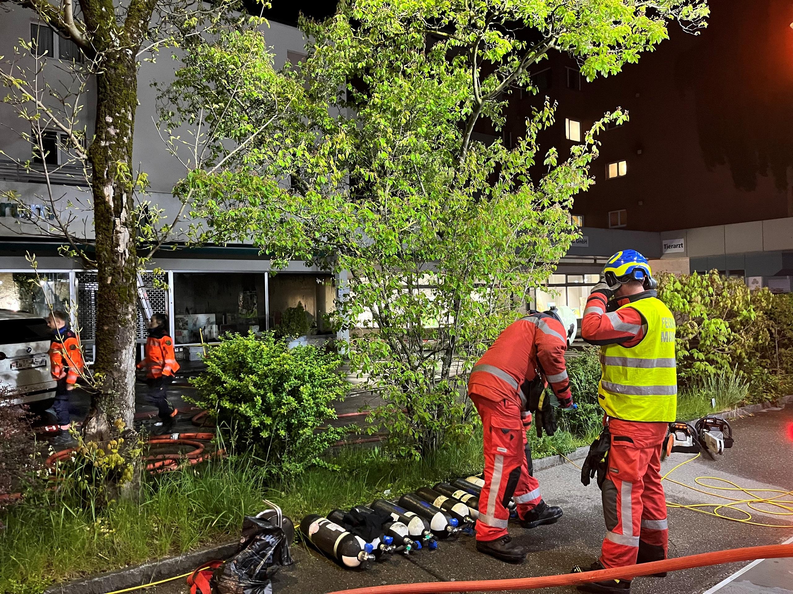 Erheblicher Sachschaden nach Brand in Dietlikon ZH Apotheke Erheblicher Sachschaden nach Brand in Dietlikon ZH Apotheke