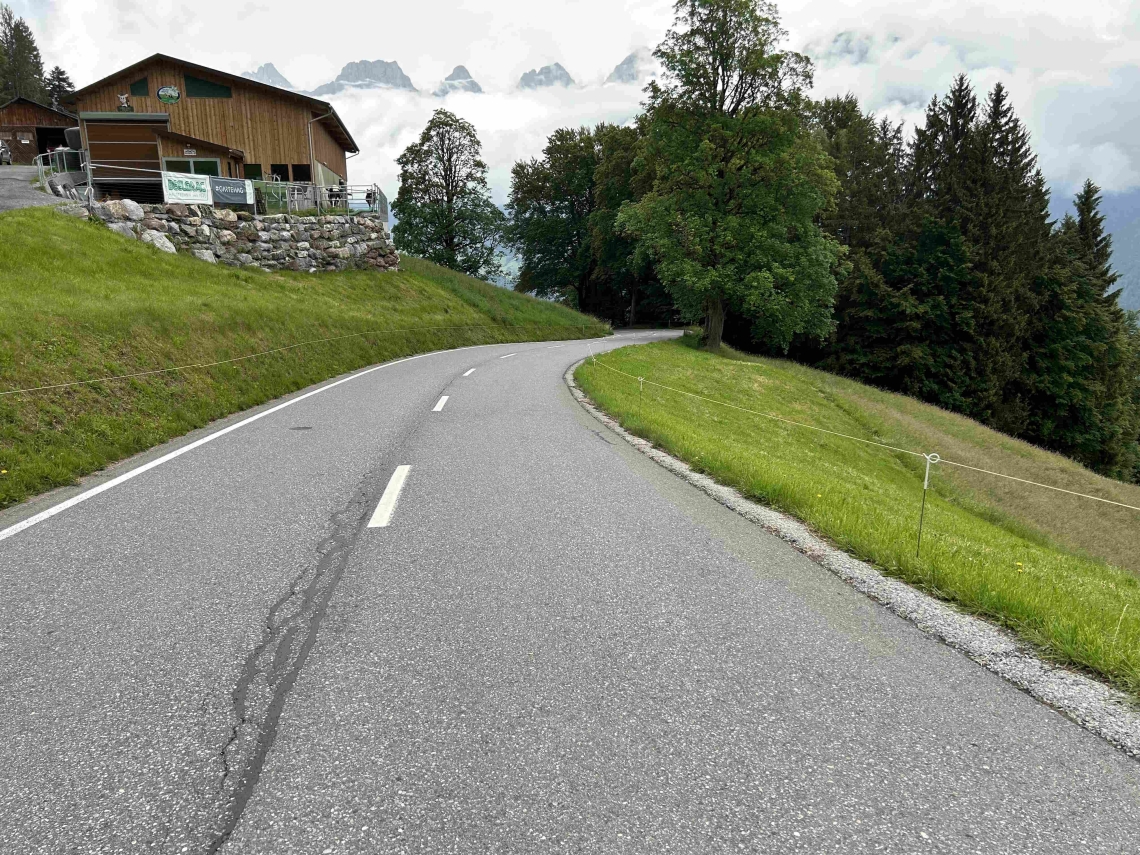 Unfall auf der Flumserbergstrasse in St. Gallen: E-Bike-Fahrer (51) und Auto kollidieren Unfall auf der Flumserbergstrasse in St. Gallen: E-Bike-Fahrer (51) und Auto kollidieren