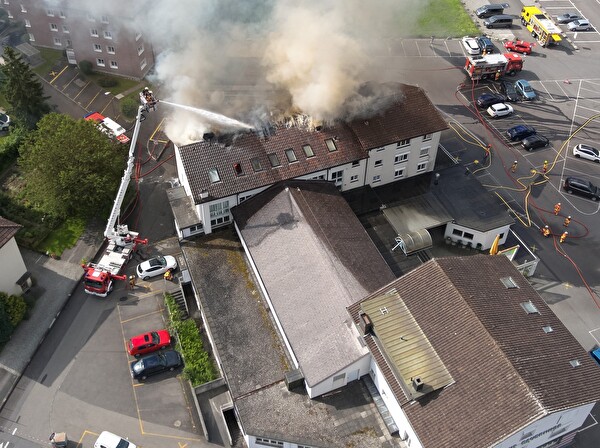 Brand in Asylunterkunft in Altdorf Uri führt zu großer Rettungsaktion Brand in Asylunterkunft in Altdorf Uri führt zu großer Rettungsaktion