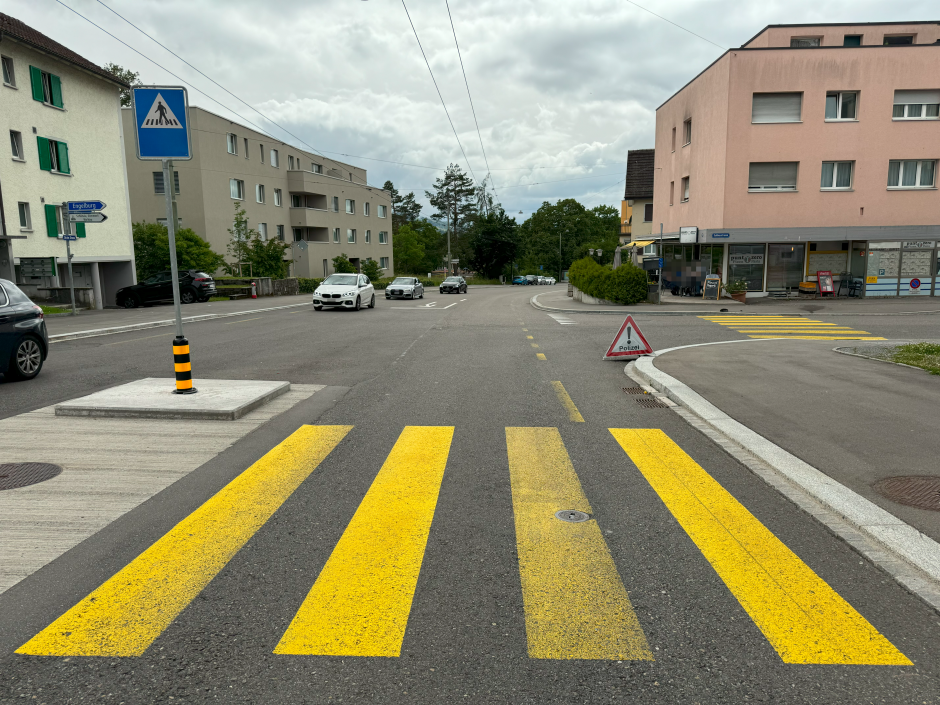 Kollision auf der Zürcher Strasse: Auto trifft Velofahrer Kollision auf der Zürcher Strasse: Auto trifft Velofahrer