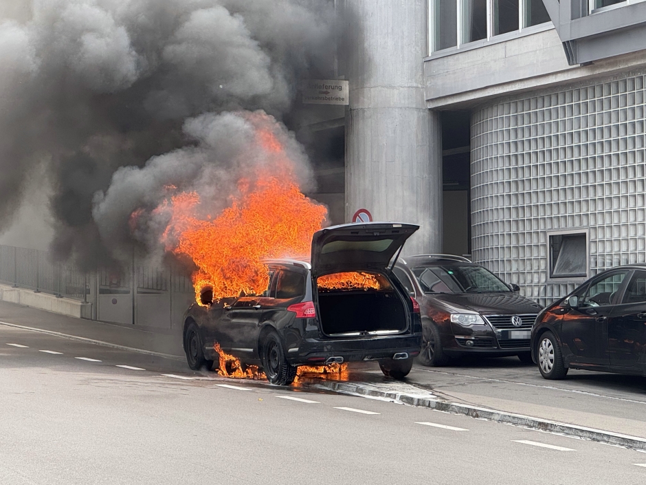 Fahrzeug in Flammen in St. Gallen: Sachschaden entstanden, keine Verletzten Fahrzeug in Flammen in St. Gallen: Sachschaden entstanden, keine Verletzten