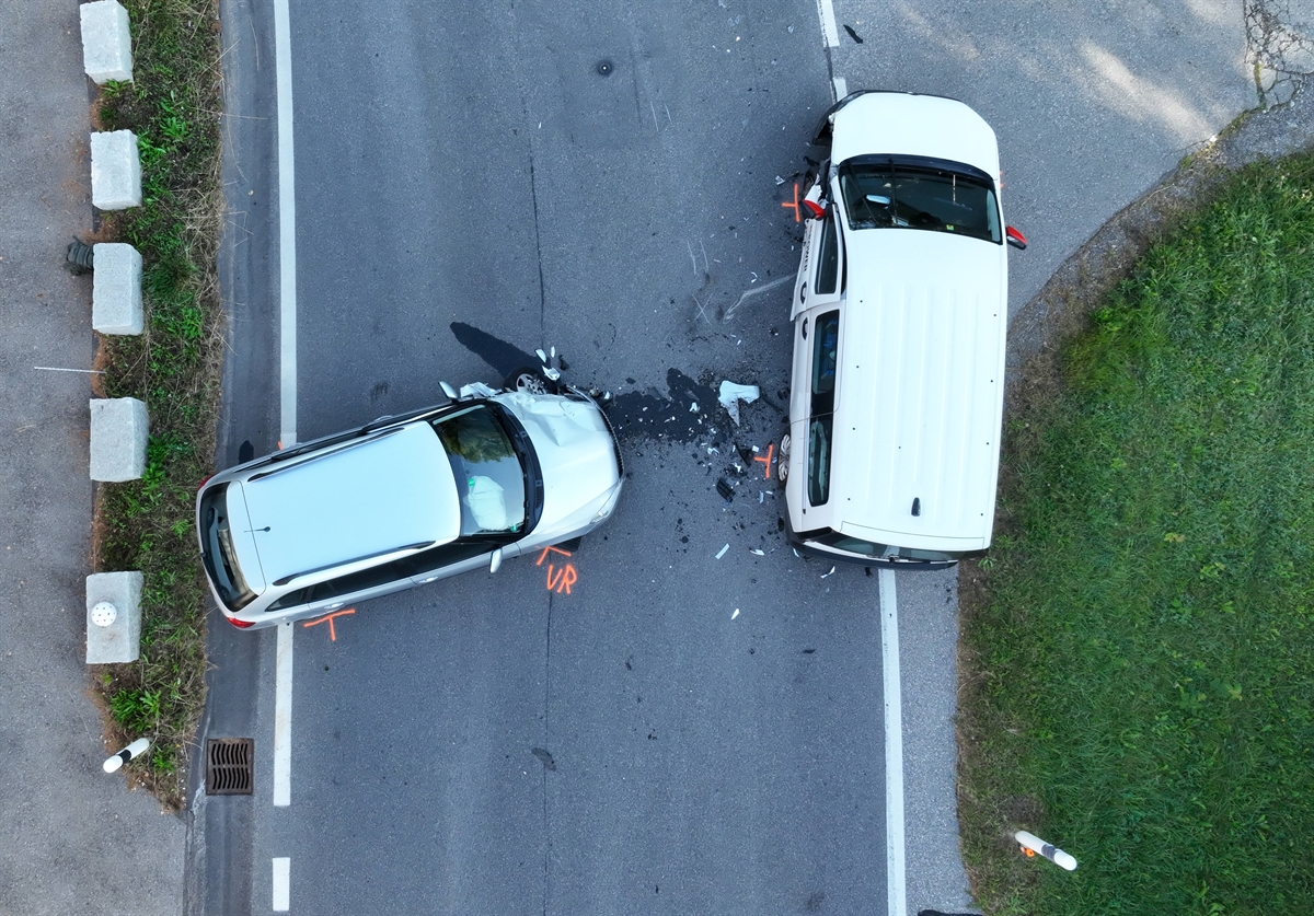 Verkehrsunfall in Obersaxen GR: Zwei Personen leicht verletzt Verkehrsunfall in Obersaxen GR: Zwei Personen leicht verletzt