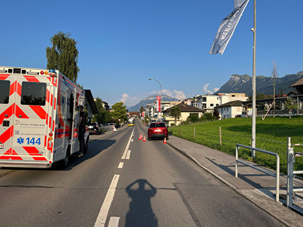 Schwerer Verkehrsunfall in Buochs NW: Polizei sucht Zeugen Schwerer Verkehrsunfall in Buochs NW: Polizei sucht Zeugen