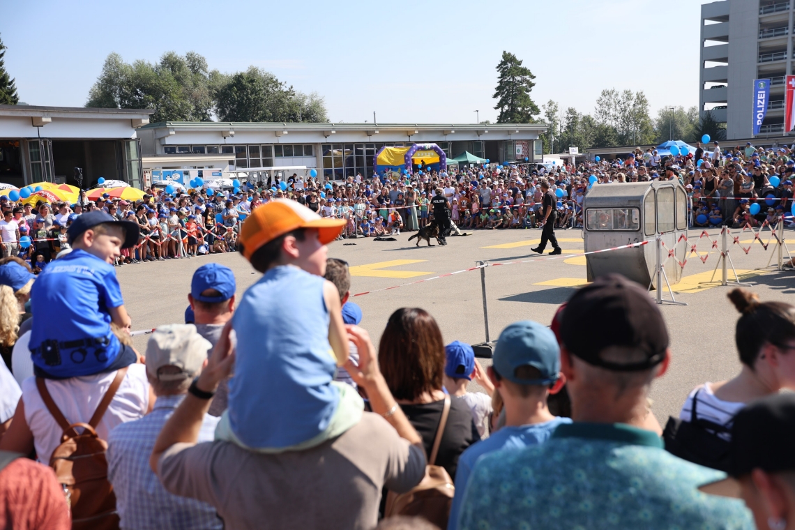 Erfolgreicher Tag der offenen Tür in Oberbüren SG: Über 8’000 Besucher Erfolgreicher Tag der offenen Tür in Oberbüren SG: Über 8’000 Besucher