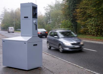 Auto landet auf dem Dach in der Lüssel bei Beinwil SO Auto landet auf dem Dach in der Lüssel bei Beinwil SO