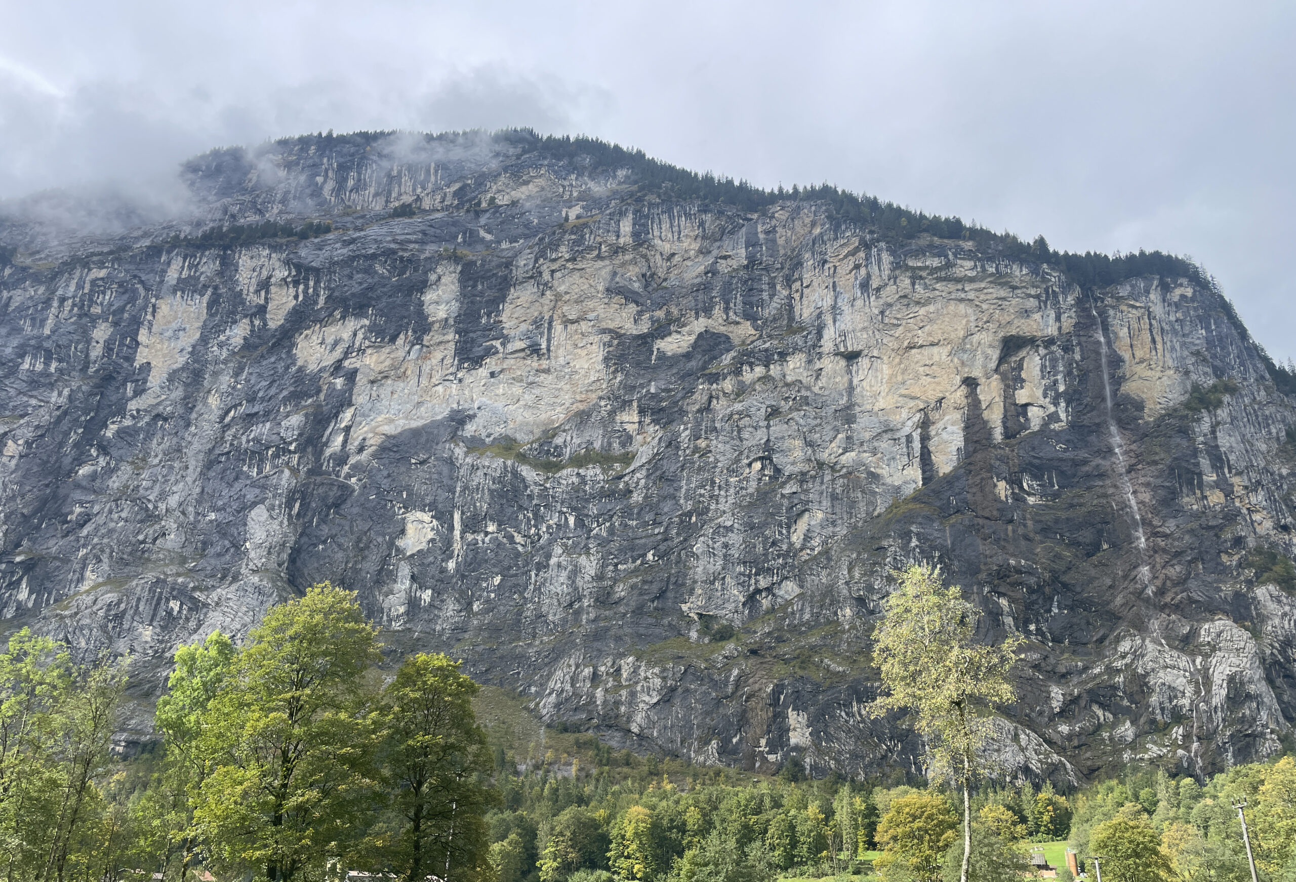Basejumper verunglückt in Lauterbrunnen BE: Ermittlungen eingeleitet Basejumper verunglückt in Lauterbrunnen BE: Ermittlungen eingeleitet