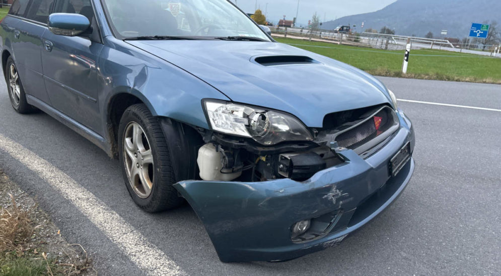 Näfels GL: Unfall an Kreuzung – Zwei Autos kollidieren Näfels GL: Unfall an Kreuzung – Zwei Autos kollidieren